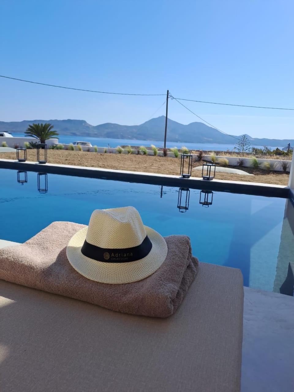 Adriana Luxury Villas 아다마스 외부 사진